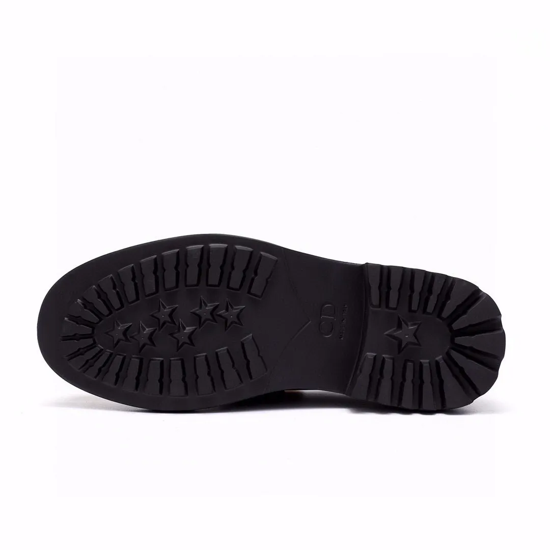 P680 💐《Dior》Dior 🇮🇹🇮🇹Counter synchronization Top purchasing agent🔍🔍Men 2⃣️0⃣️2⃣️5⃣️Business leather shoes Original open-edge beads imported from Italy, fully imported cowhide leather lining, sole: original TPU outsole, exclusive movable molded sole, super comfortable, original factory follow-up goods, 🔍🔍high quality, you can enter and leave the counter at will, welcome to compare. Regular code 39-44 (38.45🉑️customized)